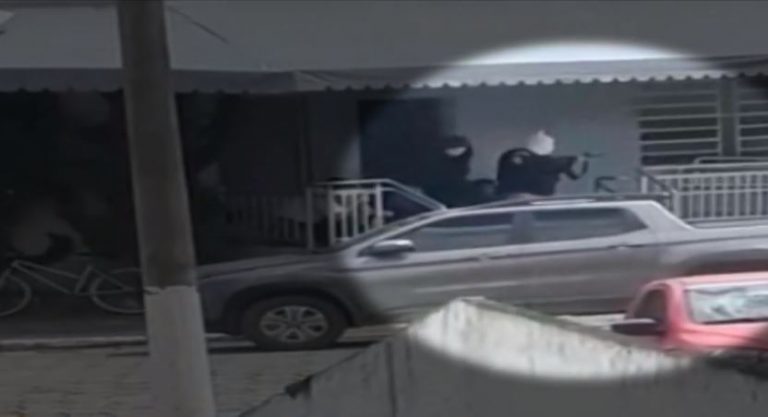 Criminosos armados assaltam 2 bancos e assustam moradores de cidade com 2,5 mil habitantes