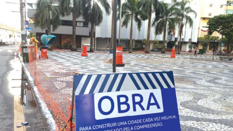Vereador questiona responsabilidade pela reforma da praça Higino Pio