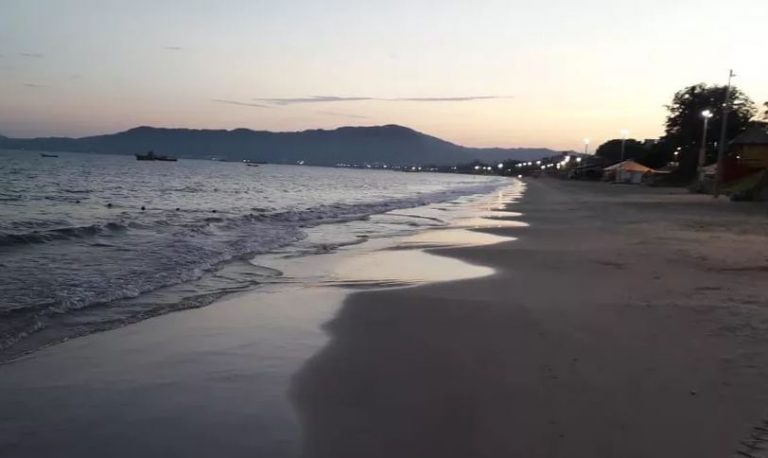 Florianópolis homologa empresa para executar alargamento da faixa de areia de Canasvieiras