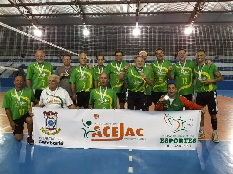 Vôlei máster de Camboriú fica entre os primeiros em etapa estadual