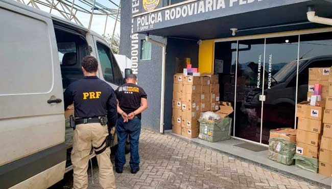 PRF apreende mais de 1400 celulares importados irregularmente em Balneário Camboriú