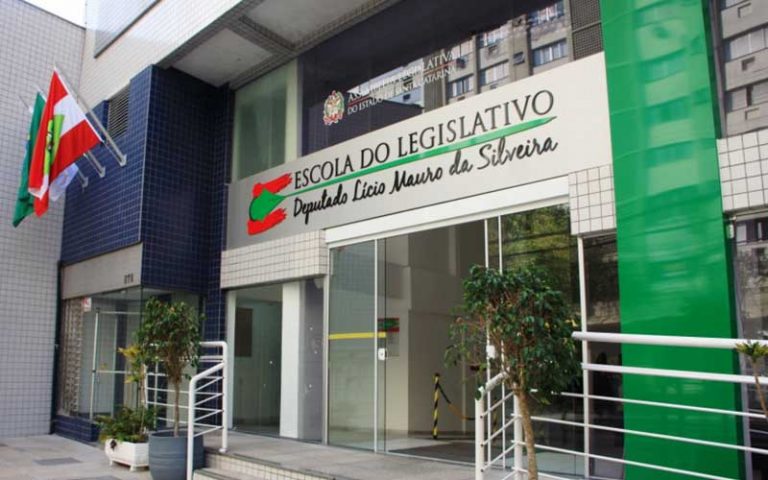 Inscrições para cursos online da Escola do Legislativo se encerram segunda (16)