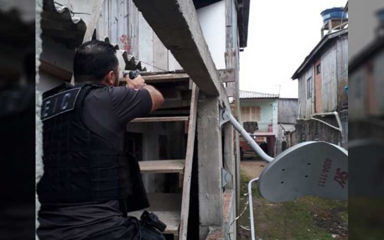 DEIC deflagra operação contra facção em Camboriú e cidades da região