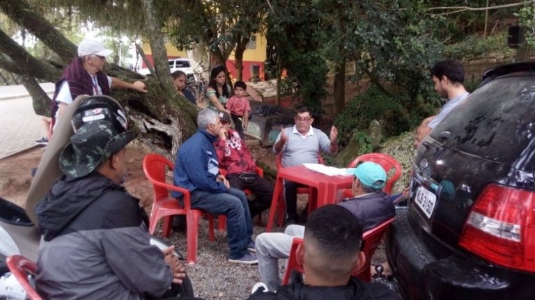 Em busca de representatividade, pescadores do Pontal Norte criam associação.