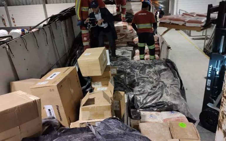Eletrônicos são encontrados em carga de 25 toneladas de farinha de trigo