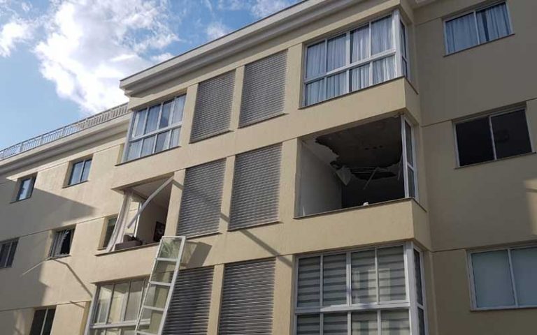 Vazamento de gás provoca explosão em apartamento em BC