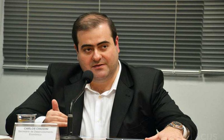 Câmara dos Deputados paga cirurgia bariátrica para deputado Carlos Chiodini