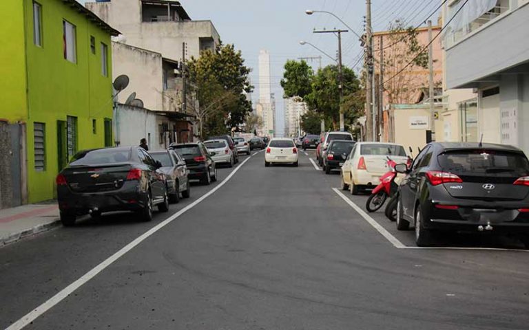Três ruas do Bairro dos Municípios mudaram de sentido no sábado