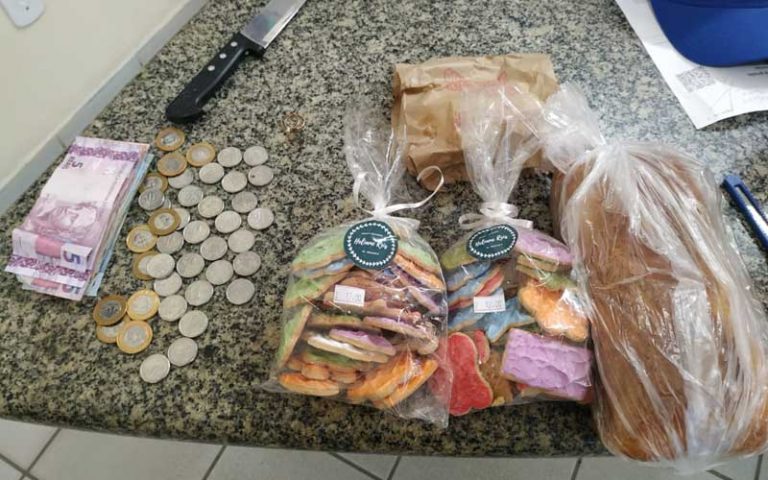 Sem comida para os filhos e com luz cortada, mãe assalta padaria