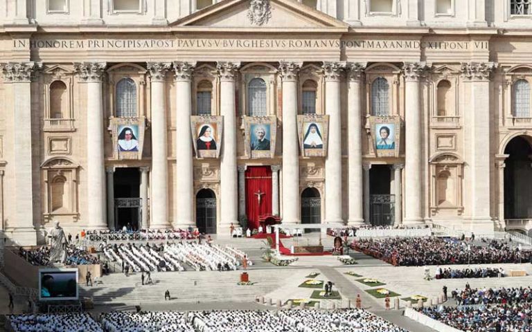Irmã Dulce é canonizada pelo Papa Francisco e se torna a primeira santa brasileira
