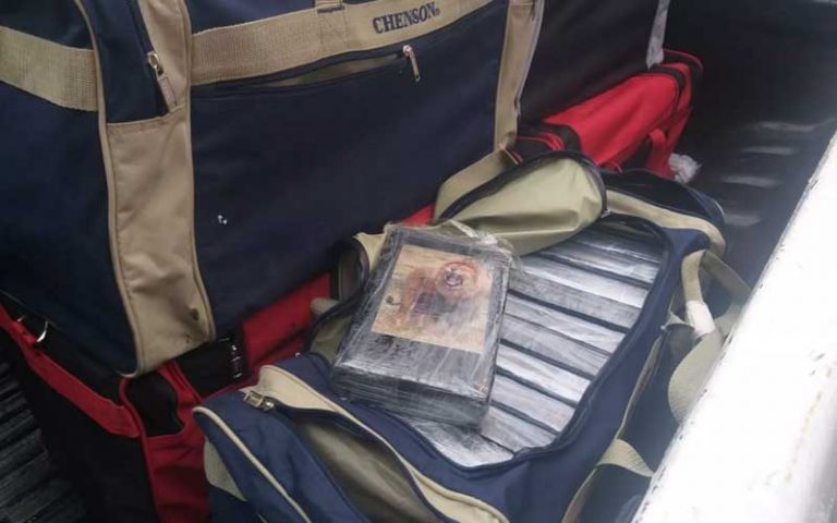Polícia apreende quase 400 quilos de cocaína no porto de Navegantes
