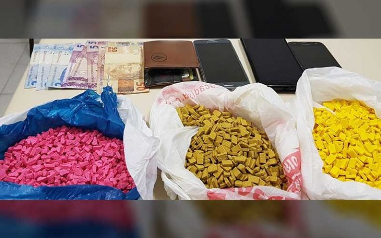 Polícia apreende comprimidos de ecstasy em estacionamento de shopping