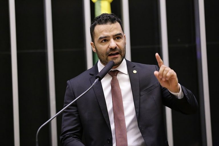 Deputado estadual Arthur do Val, o ‘Mamãe Falei’, é expulso do DEM