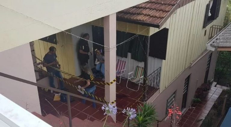 Mulher é morta a facadas pelo marido logo após registrar boletim de ocorrência contra ele