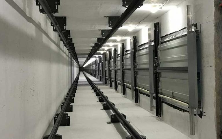 Operação especial marca instalação dos elevadores mais rápidos do Brasil no Yachthouse
