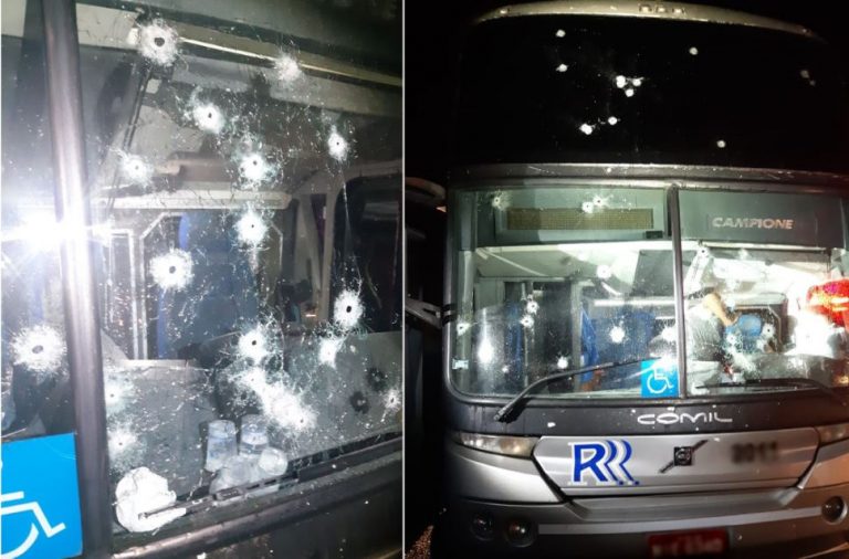 Assaltantes atiram contra ônibus de SC e agridem passageiros no PR; três pessoas ficaram feridas