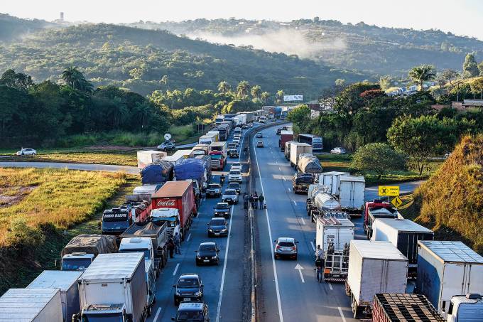 Participação de caminhoneiros em atos do 7 de Setembro deve ser baixa