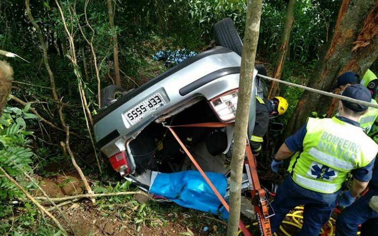 Quatro haitianos da mesma família morrem em acidente na BR-282
