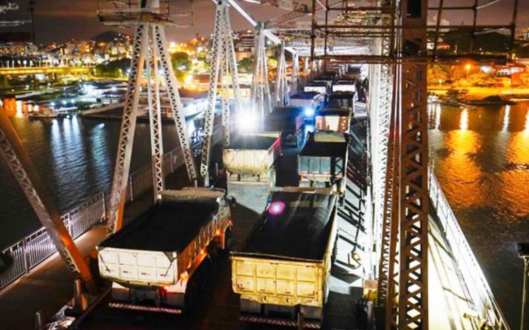 Aguentou! Ponte Hercílio Luz passa no teste de carga e receberá finalizações.