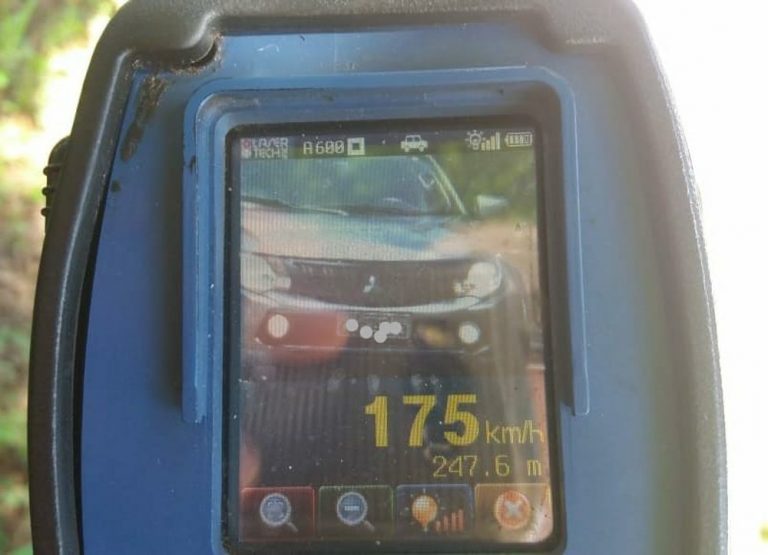 Carro é flagrado a 175 km/h em rodovia onde a máxima permitida é 80 km/h
