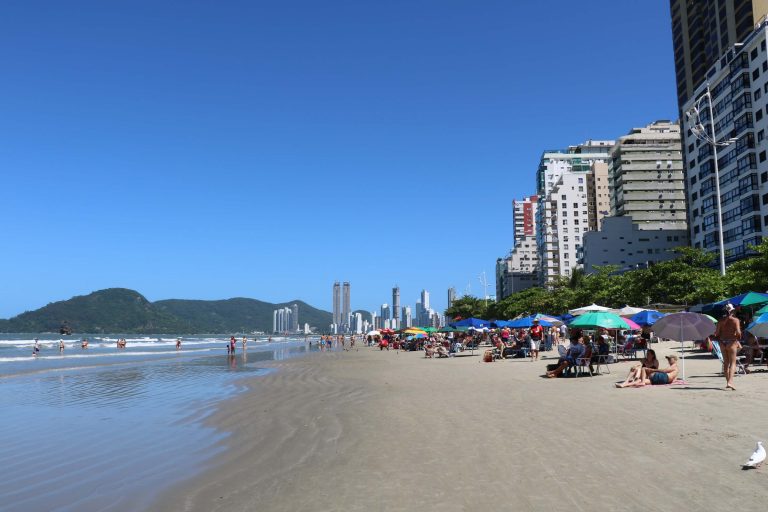 Balneário Camboriú permanece com todas as praias próprias para banho