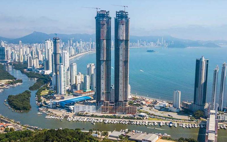 Balneário Camboriú, SC, tem terceiro metro quadrado mais caro do Brasil, diz pesquisa