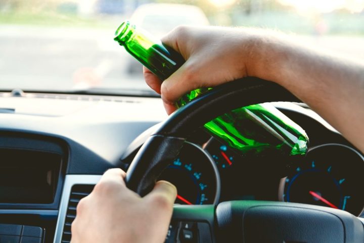Homem é detido duas vezes em 3 horas por dirigir embriagado
