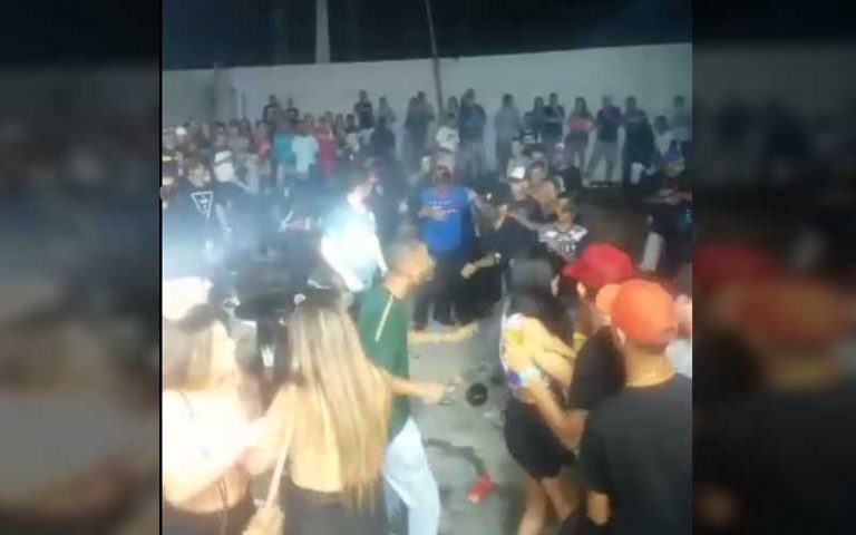 Cinco são baleados em briga generalizada em clube de Camboriú