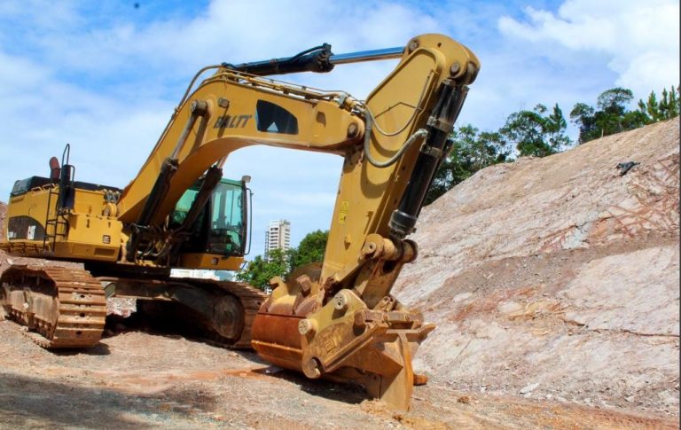 Obras públicas estão sendo retomadas em Balneário Camboriú