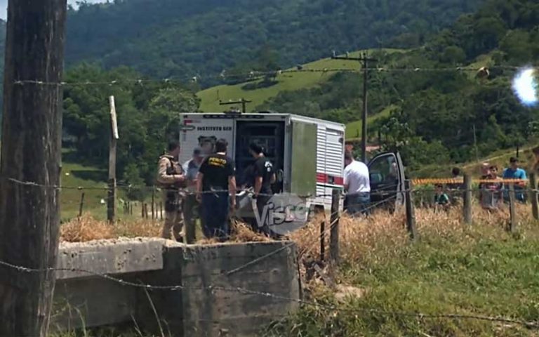 Mulher é encontrada morta submersa no Rio Camboriú