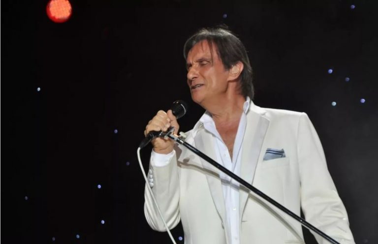 Roberto Carlos fará live neste domingo (19)