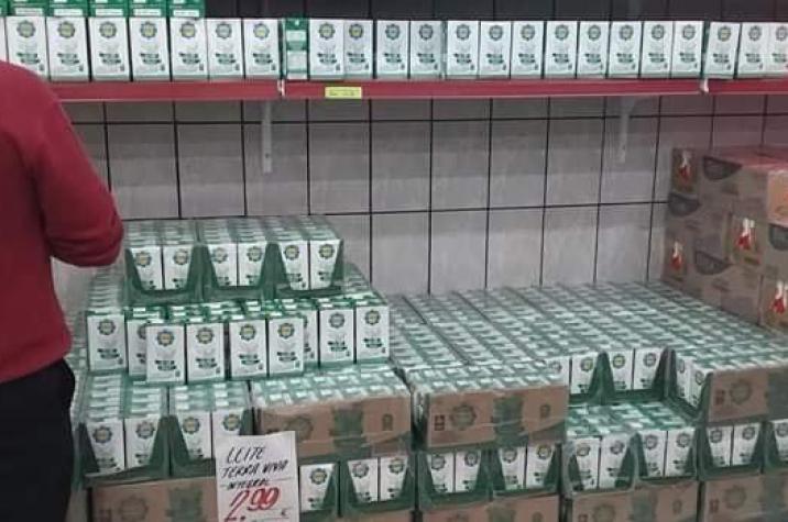 Supermercado de Criciúma vendia leite exclusivo da merenda escolar
