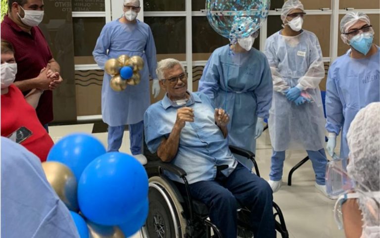 Morador de Camboriú tem alta após 50 dias de internação por covid