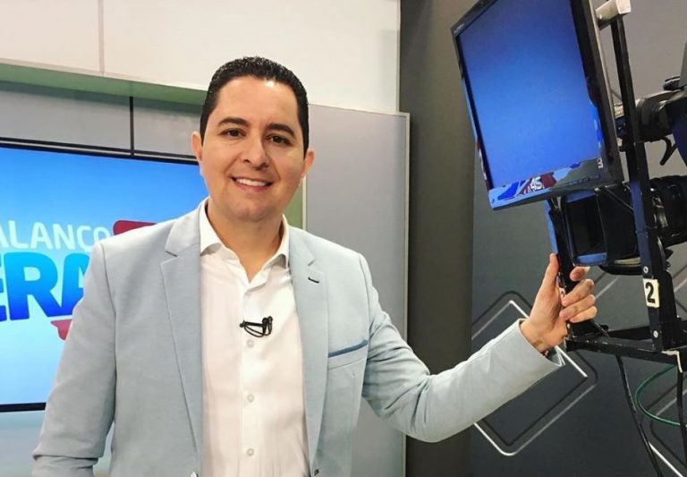 Apresentador Calebe Moreno testa positivo pra covid