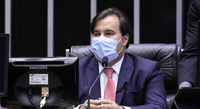 Rodrigo Maia afirma ser quase unanime a opinião sobre o adiamento das eleições