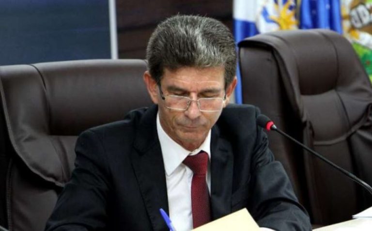 As pérolas do legislativo. Vereador quer interditar praias durante pesca da tainha