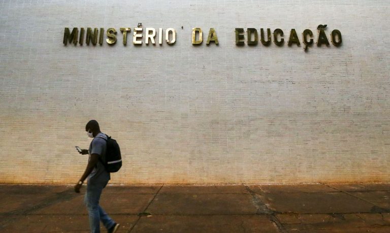 Ex-Ministro da Educação é preso em operação da Polícia Federal