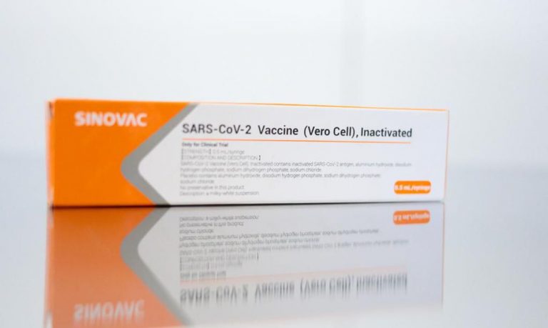 Mais quatro centros vão iniciar testes com vacina CoronaVac no Brasil