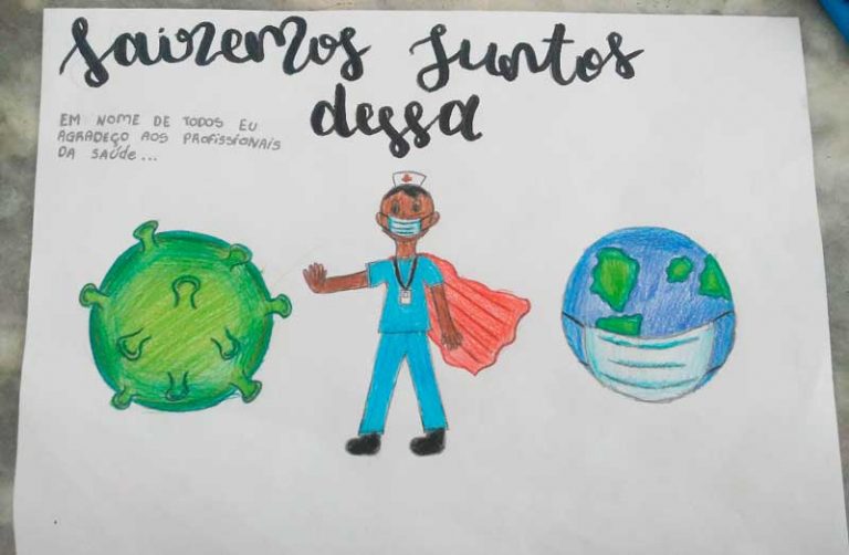 Alunos de Camboriú realizam atividade escolar para homenagear profissionais da saúde