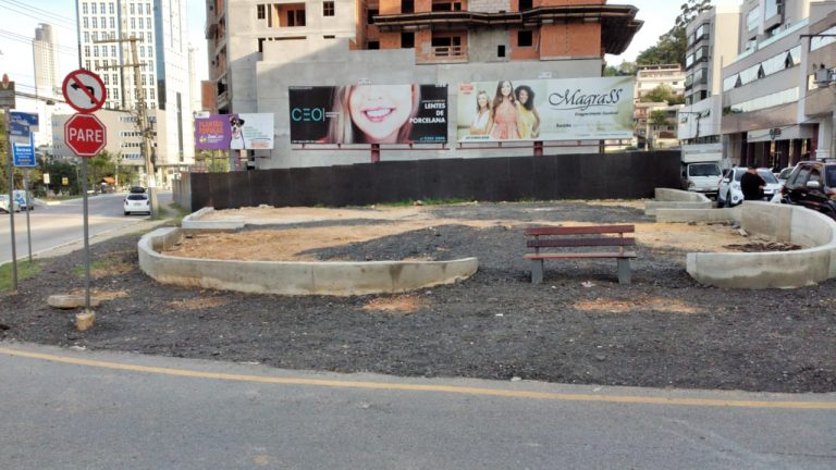 Fechamento de terreno da prefeitura foi um equívoco, relata proprietário