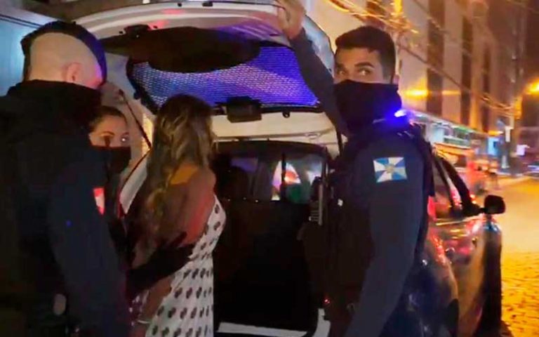 Bailarina do Faustão é presa pela GM em Balneário Camboriú