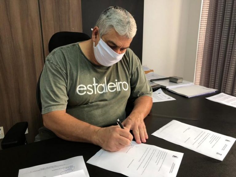 Zeca Simas tem piora no quadro e é transferido pra UTI