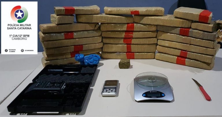 Mulher e adolescente são presos pela PM com 13 quilos de maconha