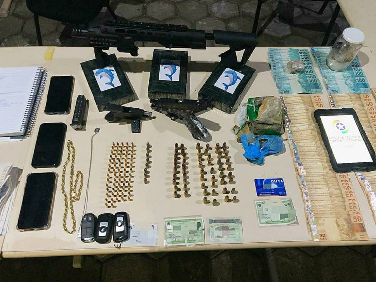 PM e PRF prendem traficantes com drogas, armas e munições