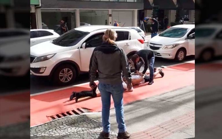 Bando é preso após alugar carro com documentos falsos