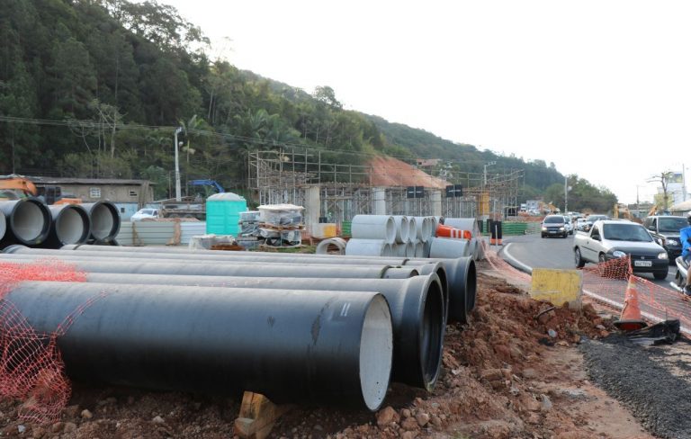 Obra no Elevado da 4ª Avenida afeta abastecimento e trânsito nesta terça-feira