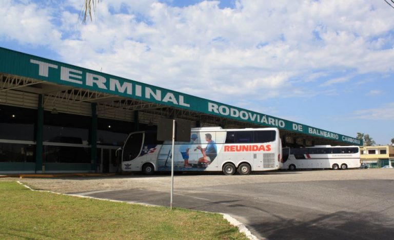 Decreto impede desembarque na rodoviária e muda horário dos restaurantes