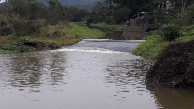 Rio Camboriú está com nível na média nesta segunda-feira