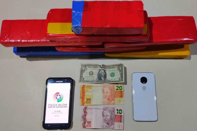 Adolescente é detido com 5kg de maconha
