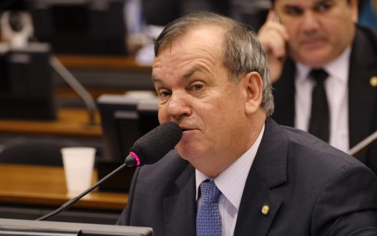 Proposta reduz conta de energia elétrica para famílias com doentes em casa